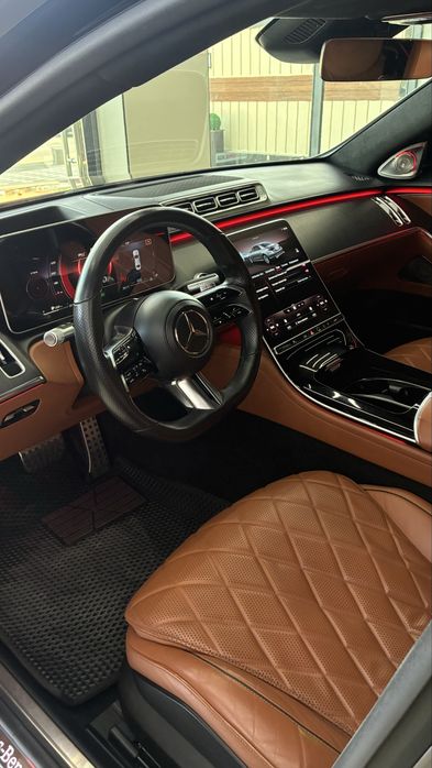 Mercedes-benz W223 S500