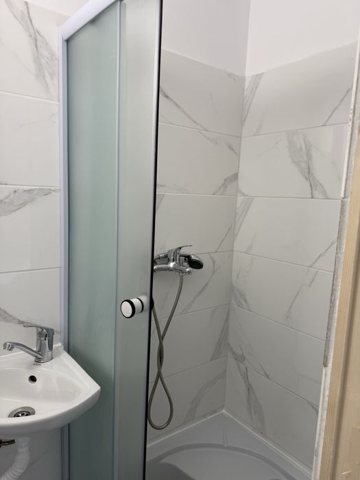 Camera de camin cu baie proprie