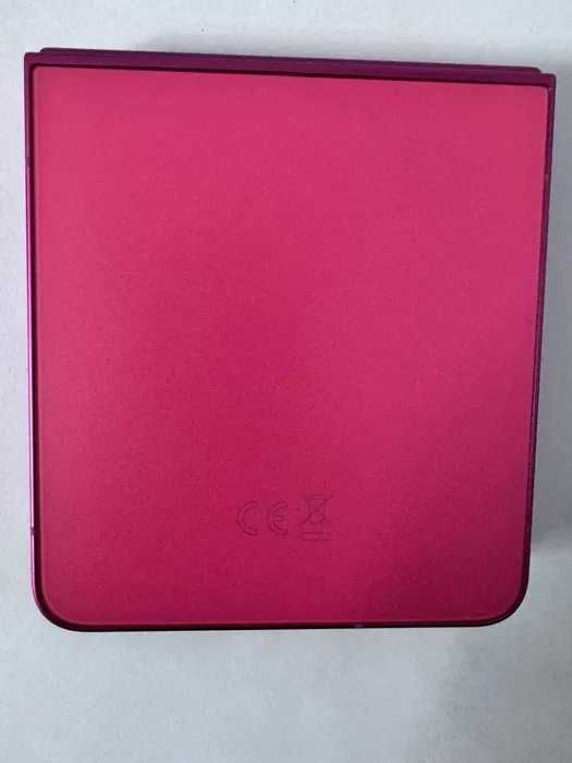 Vând Samsung Galaxy Z Flip 7 (256GB), culoare Coral Red