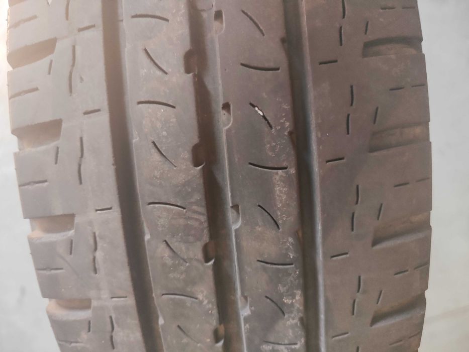 2бр.летни гуми 205/65/16C Kleber