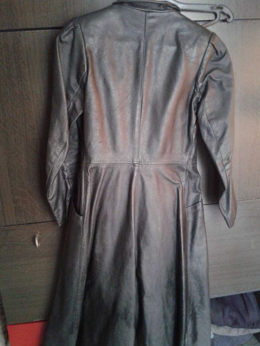 Продавам кожено манто