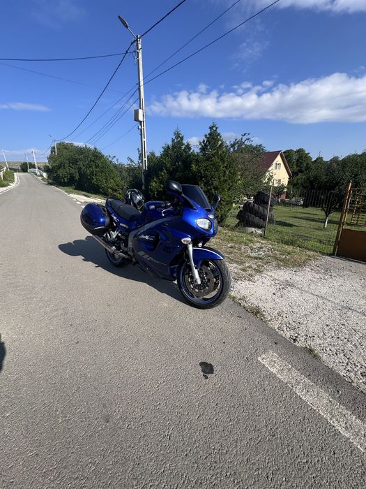 Triumph st 995 i