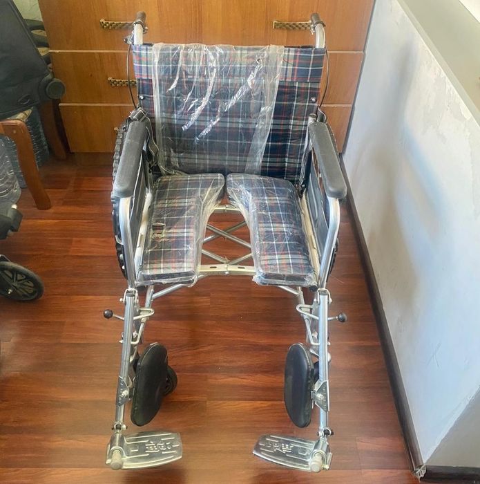 Инвалидная коляска, новая
