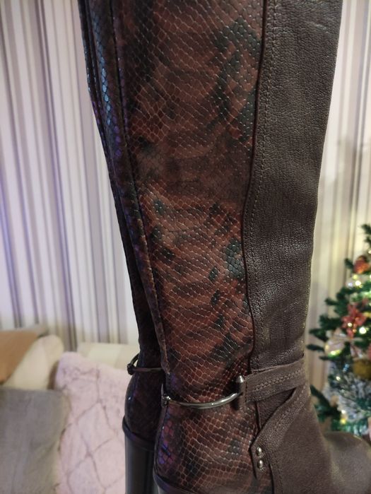 Стилни кожени  ботуши до коляното