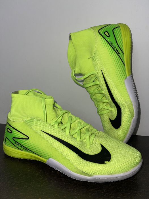 Продам спортивные кроссовки