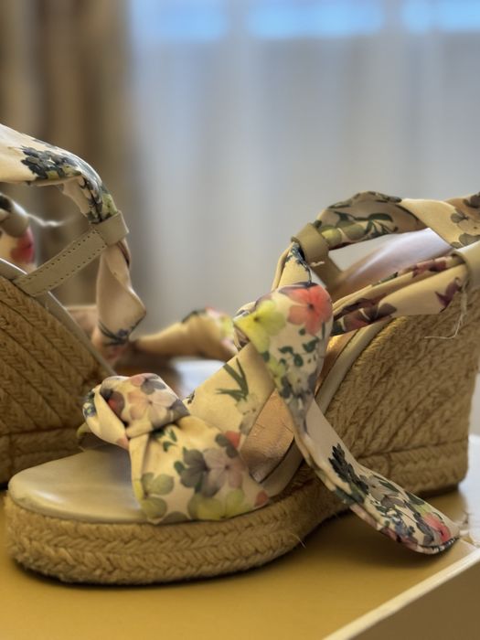 Сандали на платформа Ted Baker