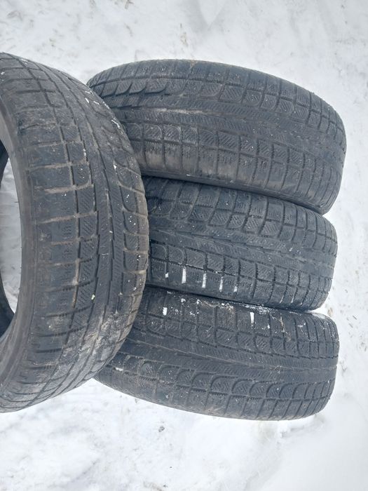 4 шины липучки. 235 60 R17