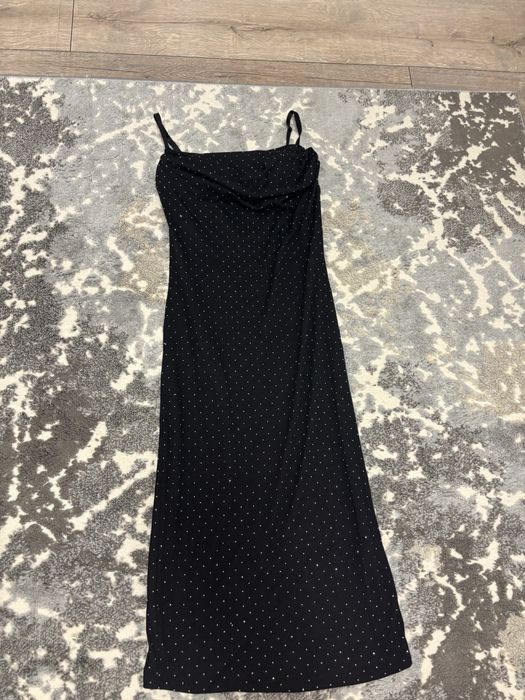 Rochie neagra mulata cu pietricele