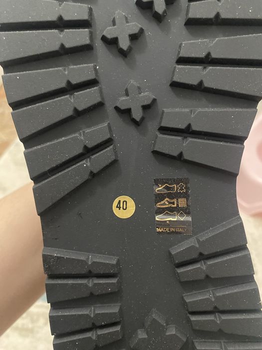 Продам женсую обувь, Италия lestrosa