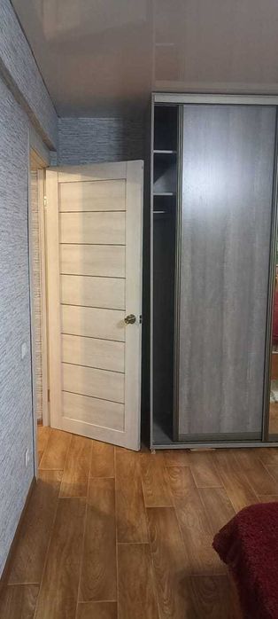 Сдам комнату в трехкомнатной