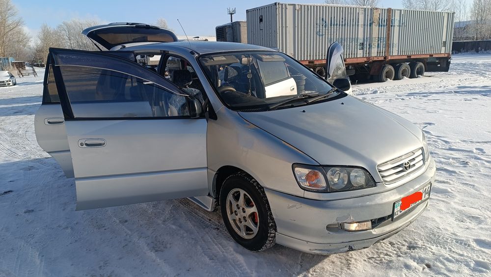 Тойота Ипсум ...