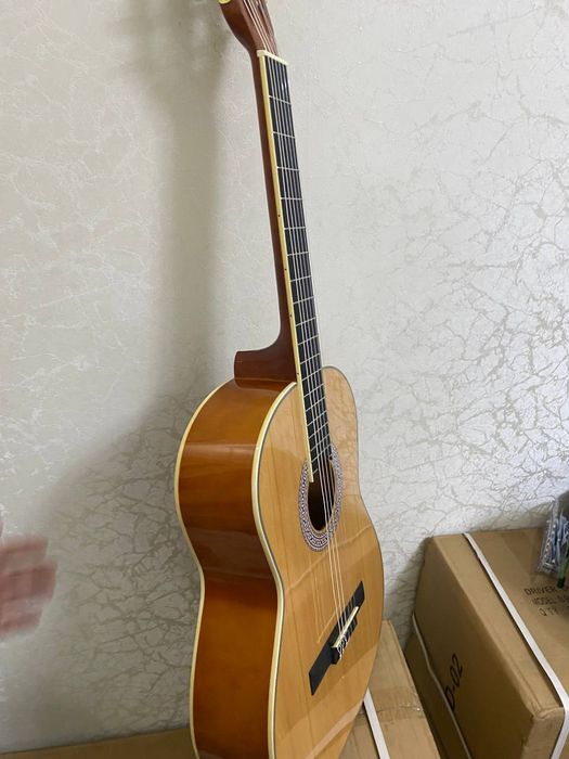 Gitara sotiladi Holati yangi