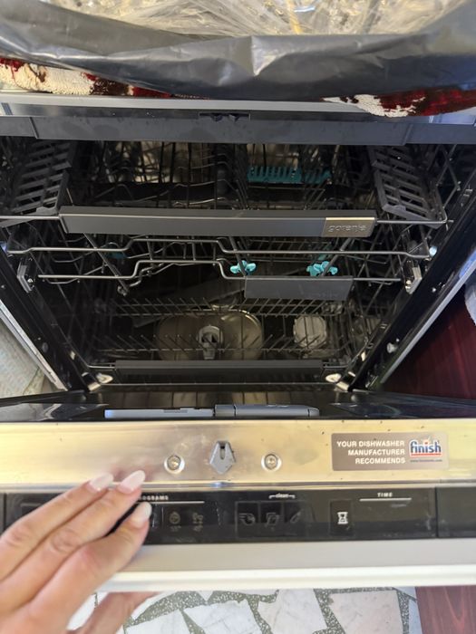 Vand mobila de bucatarie