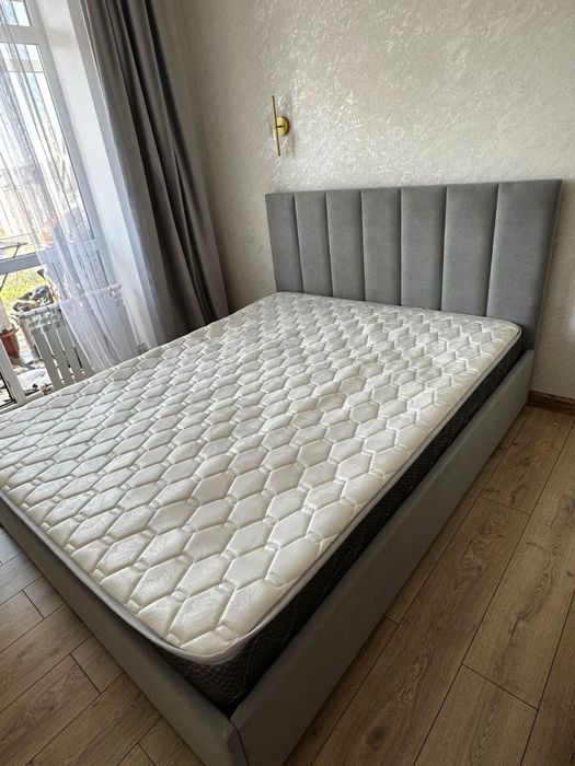 Продаю дауспальный кровать