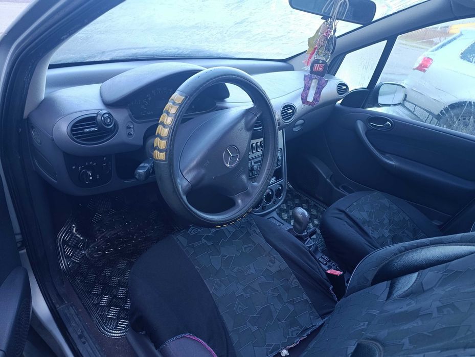 Vând Mercedes Benz clasa A,an 2002  ,1.4 benzină, ideală pt începători sau navetă