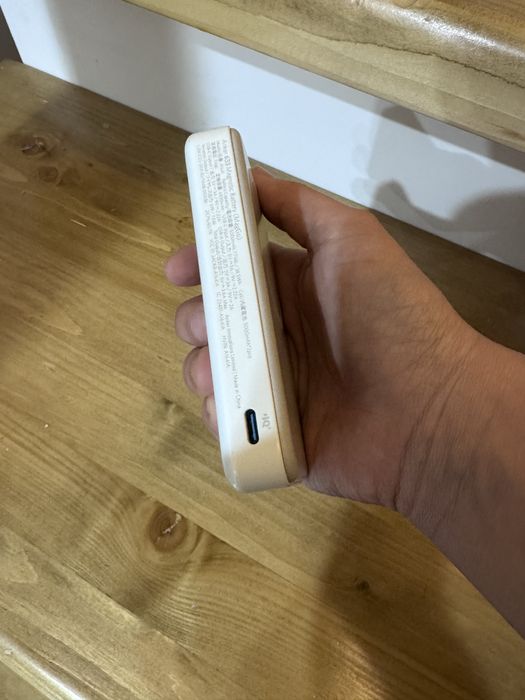 Продам повер банк для Айфон Anker brend