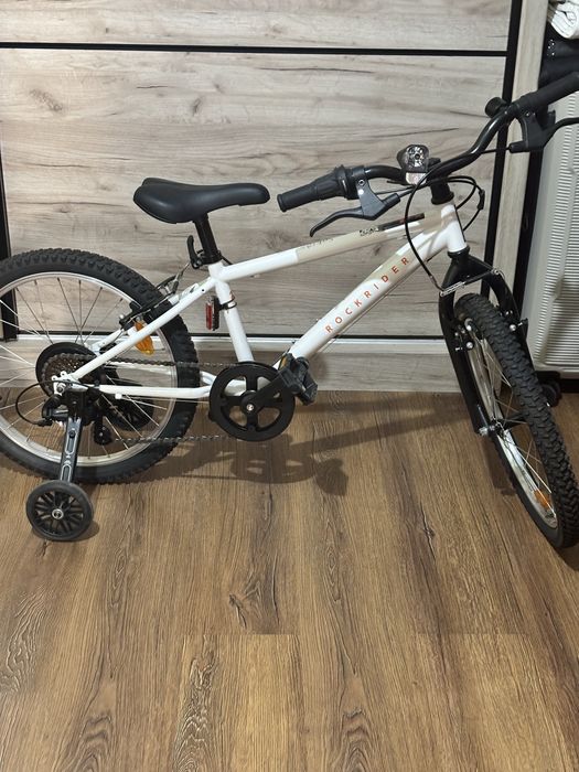 Vind bicicleta copii noua