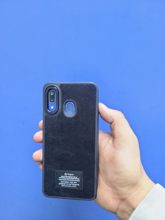 Продам Samsung A20