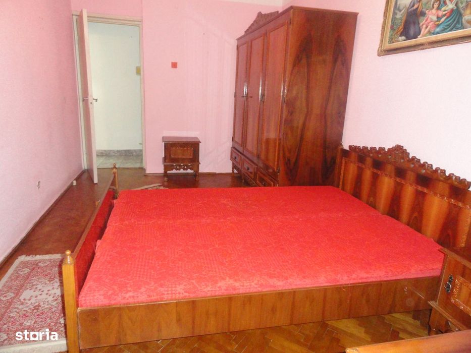 Apartament 4 camere, 2 bai, 2 balcoane, etaj 1, bloc reabilitat Vlaicu