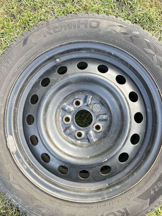 Продавам зимни гуми Kumho 205/55/16