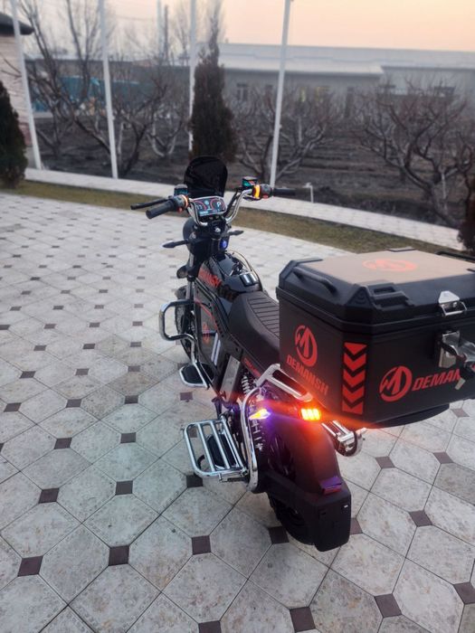 Skuter retro vodiy bulab dastavka bor