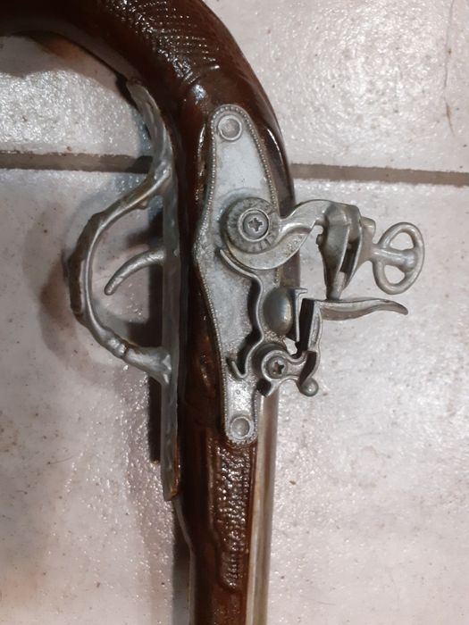 Красив кремъчен пистолет,пищов,оръжие