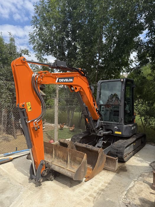 Miniexcavator Doosan 5.5 tone, A/C, 2023, 1.000 ore