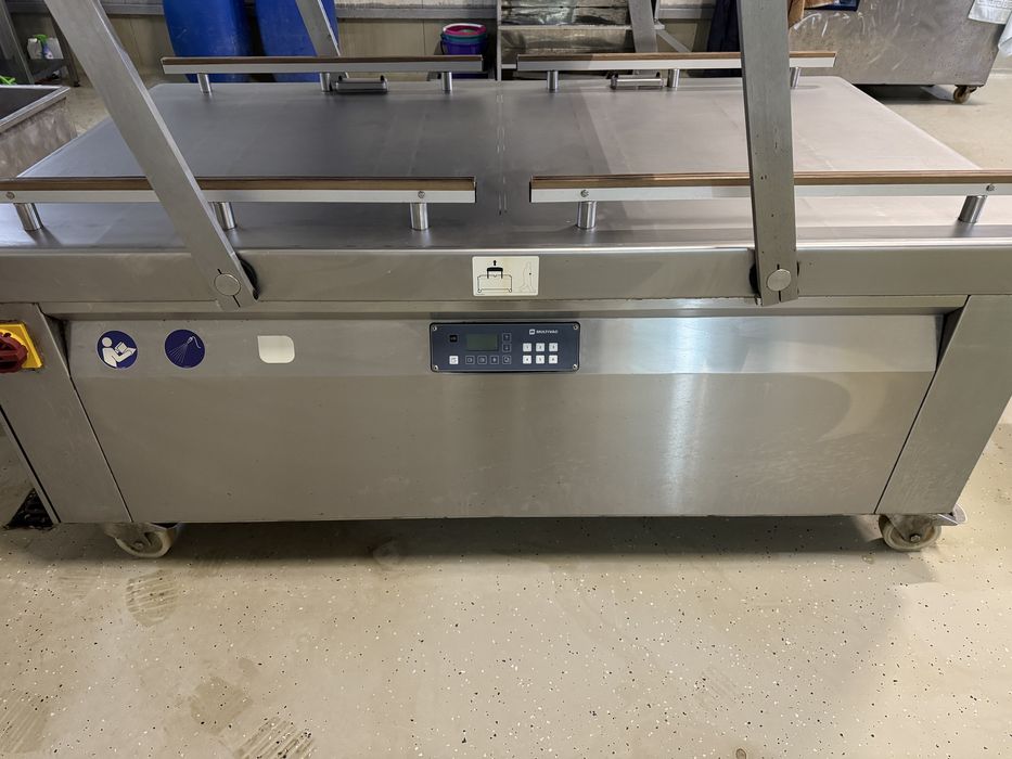 Masina de ambalat vid C550 Multivac