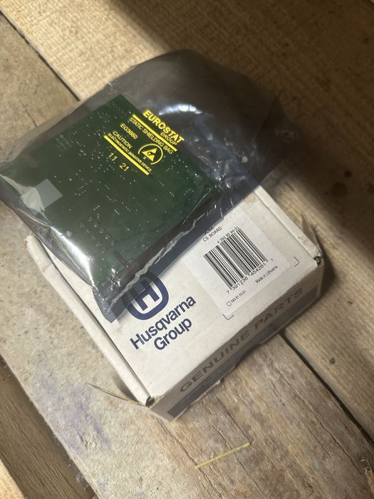 Placa este nouă noută