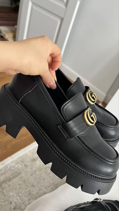 Лоферы и сандалии