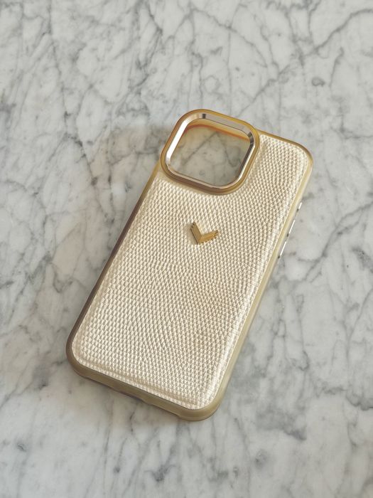 Husa Velante Officiale pentru iPhone 16 Pro Max