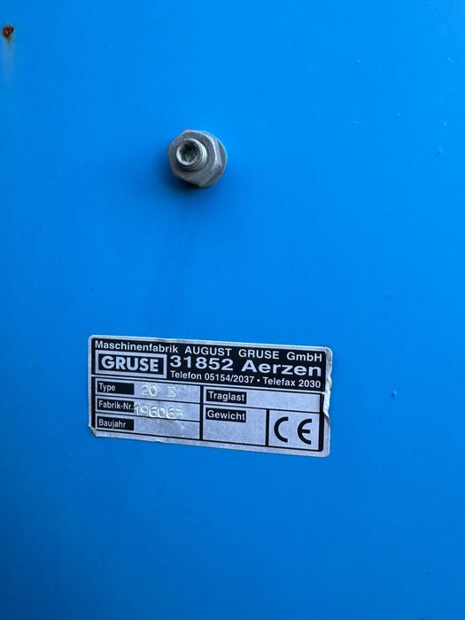 masina plantat  cartofi + plug biloane cartofi