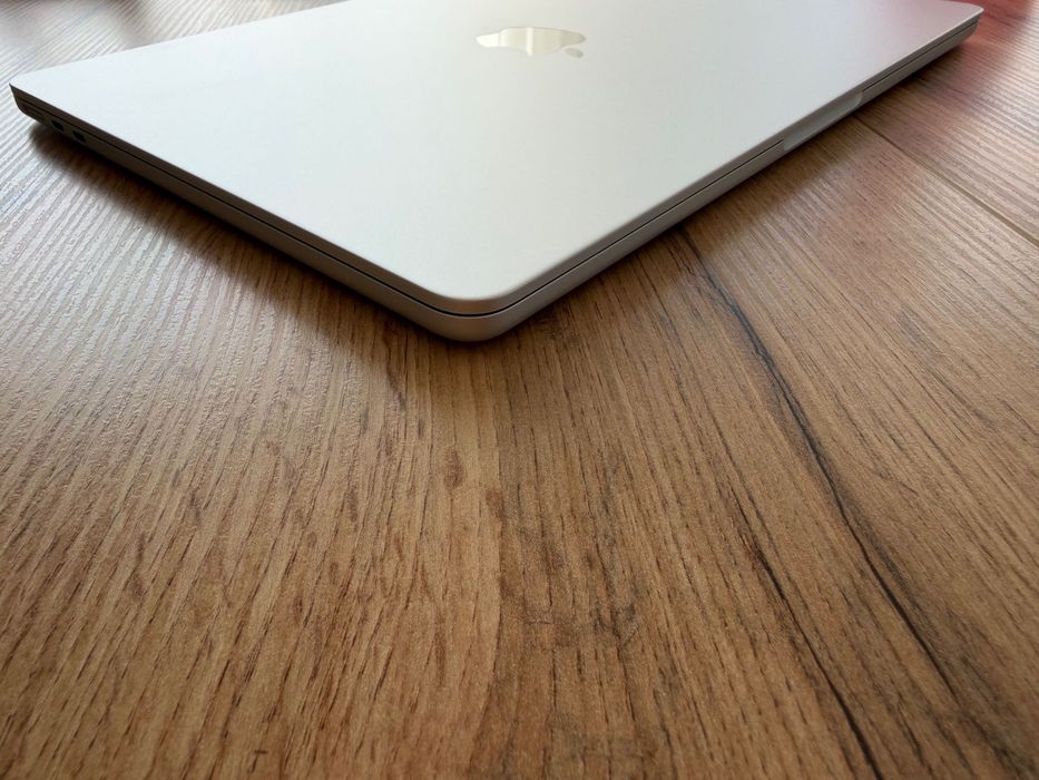 MacBook Air 13" M4 Chip 10-CPU, 10-GPU, 16GB RAM, 512GB SSD