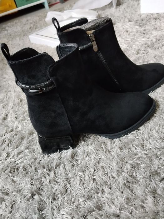 Дамски боти от естествен велур