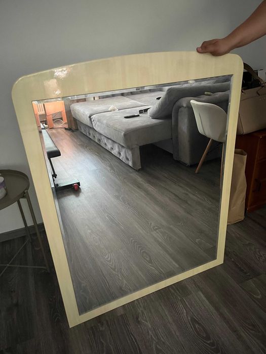 Oglinda noua, mare cu ramă deschisă, modernă. 109x86 aprox.