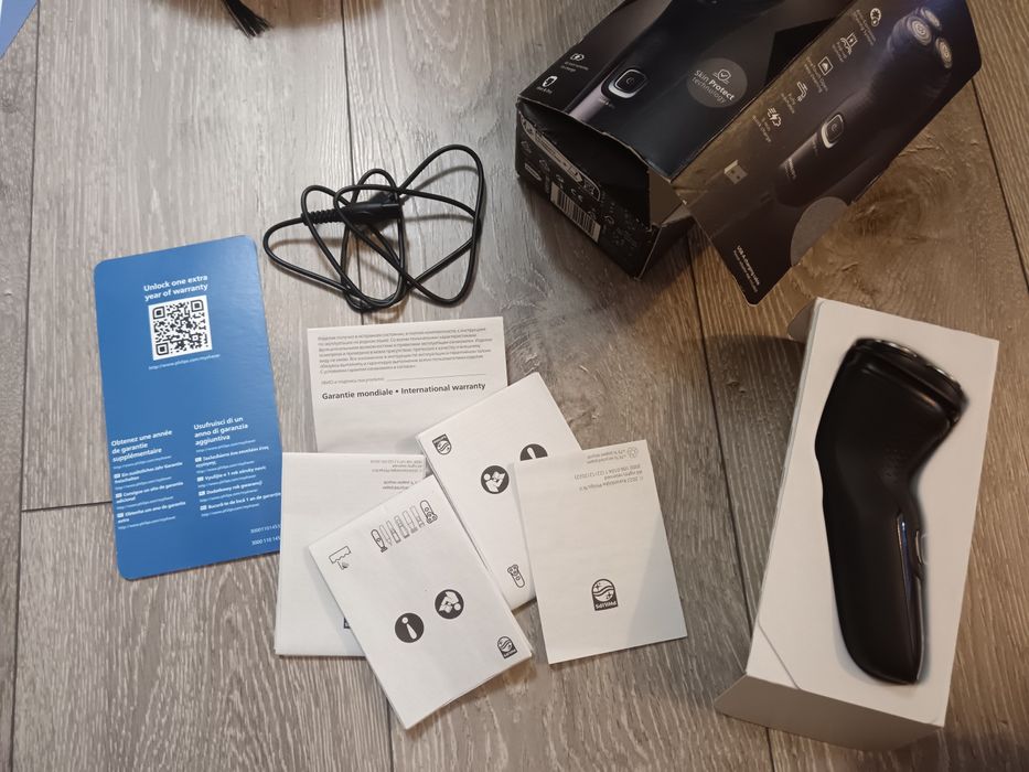 Vând aparat de ras Philips Shaver