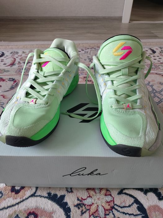 Кроссовки баскетбольные