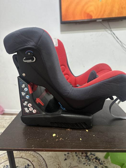 Автокресло от чикко