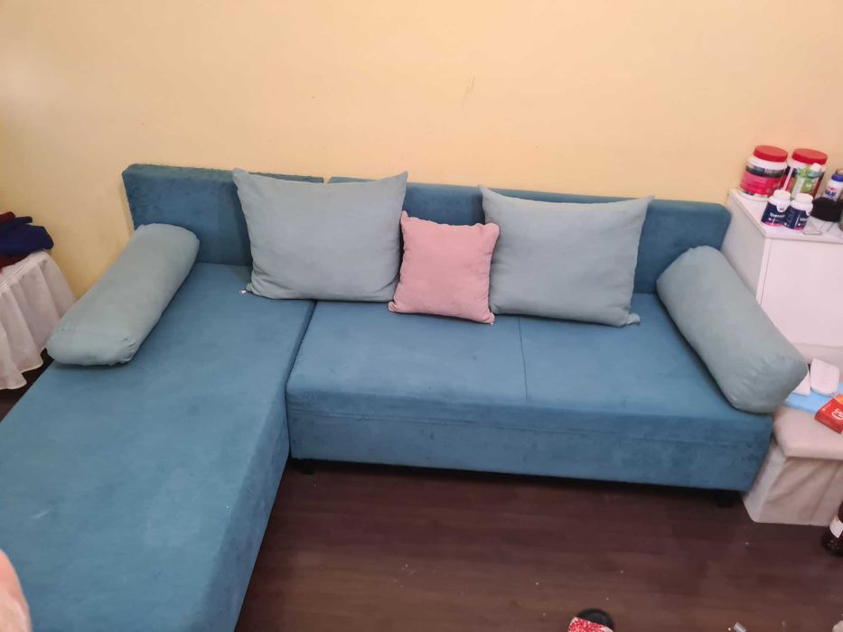 Продавам евтино диван