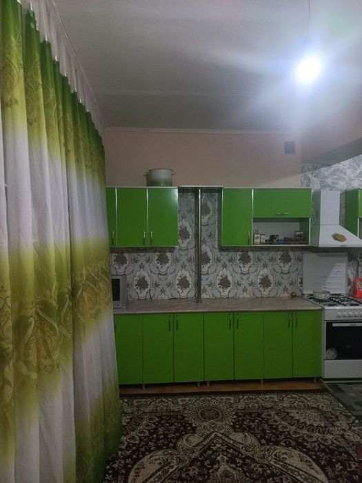 Shahar markazidan 3 xonali kvartira sotiladi