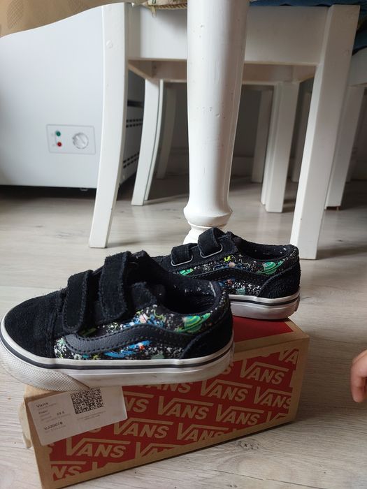 Кеды детские низкие черные.