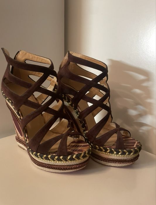 Sandale cu platforma louboutin