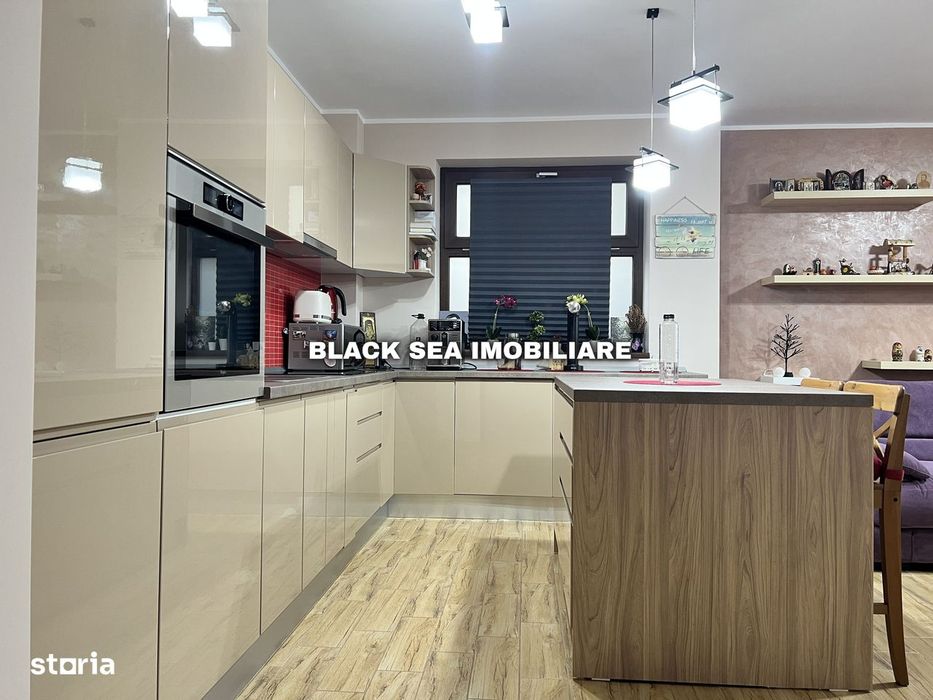 Vila de 7 Camere D+P+1+POD - Curte si garaj, EFORIE NORD Ocazie unica