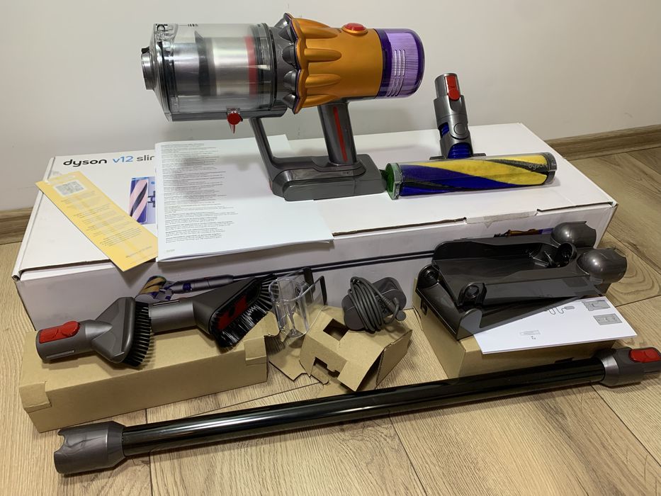 Dyson V12 Slim Absolute – aproape NOU
