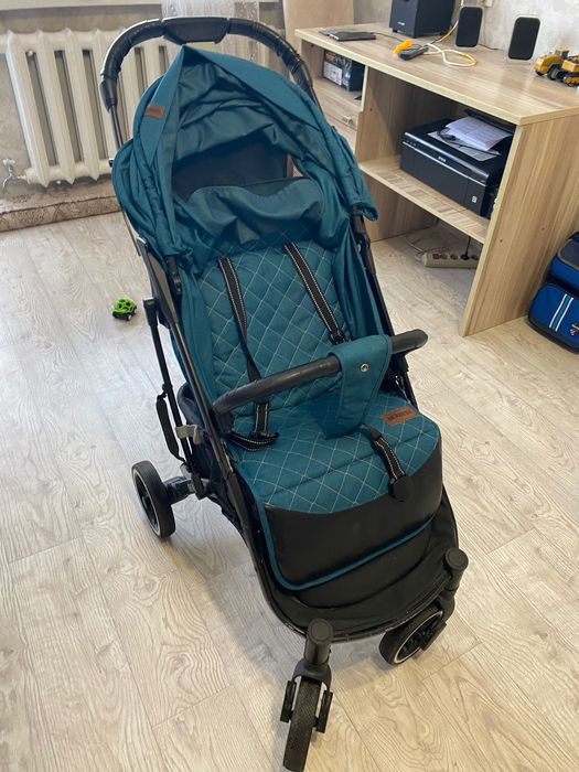 Коляска прогулочная