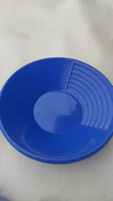 Старательский лоток и лопата