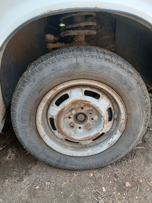 Продам резина с дисками для ваз/70 R13