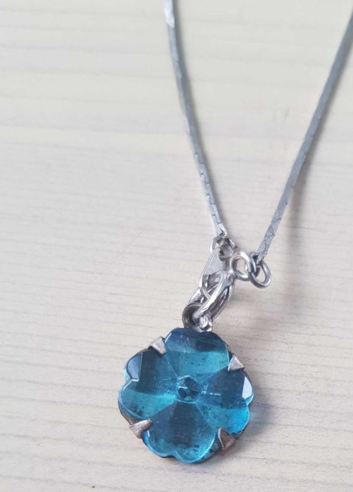 Продавам колие брошка гривна позлатени