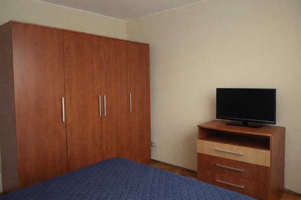 Proprietar, închiriez apartament decomandat 80 mp 3 camere etaj 3 str Brăilei Micro 18 Galati