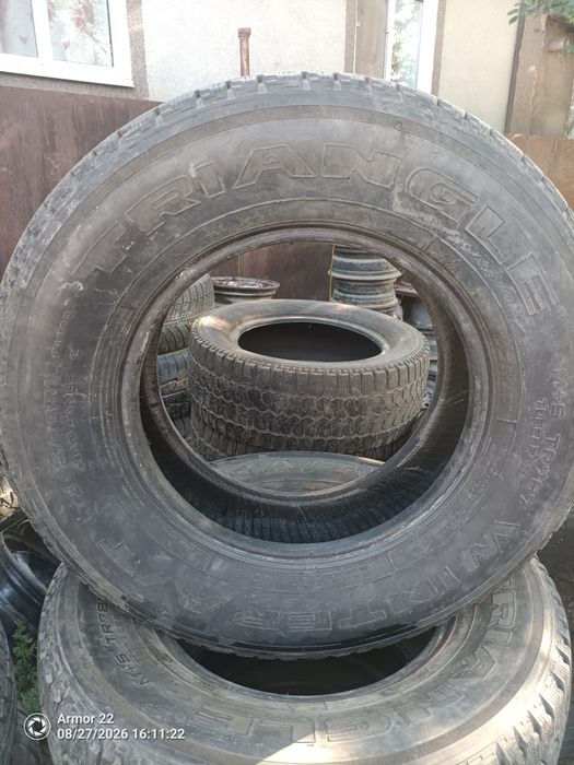 Продам комплект шин на 17